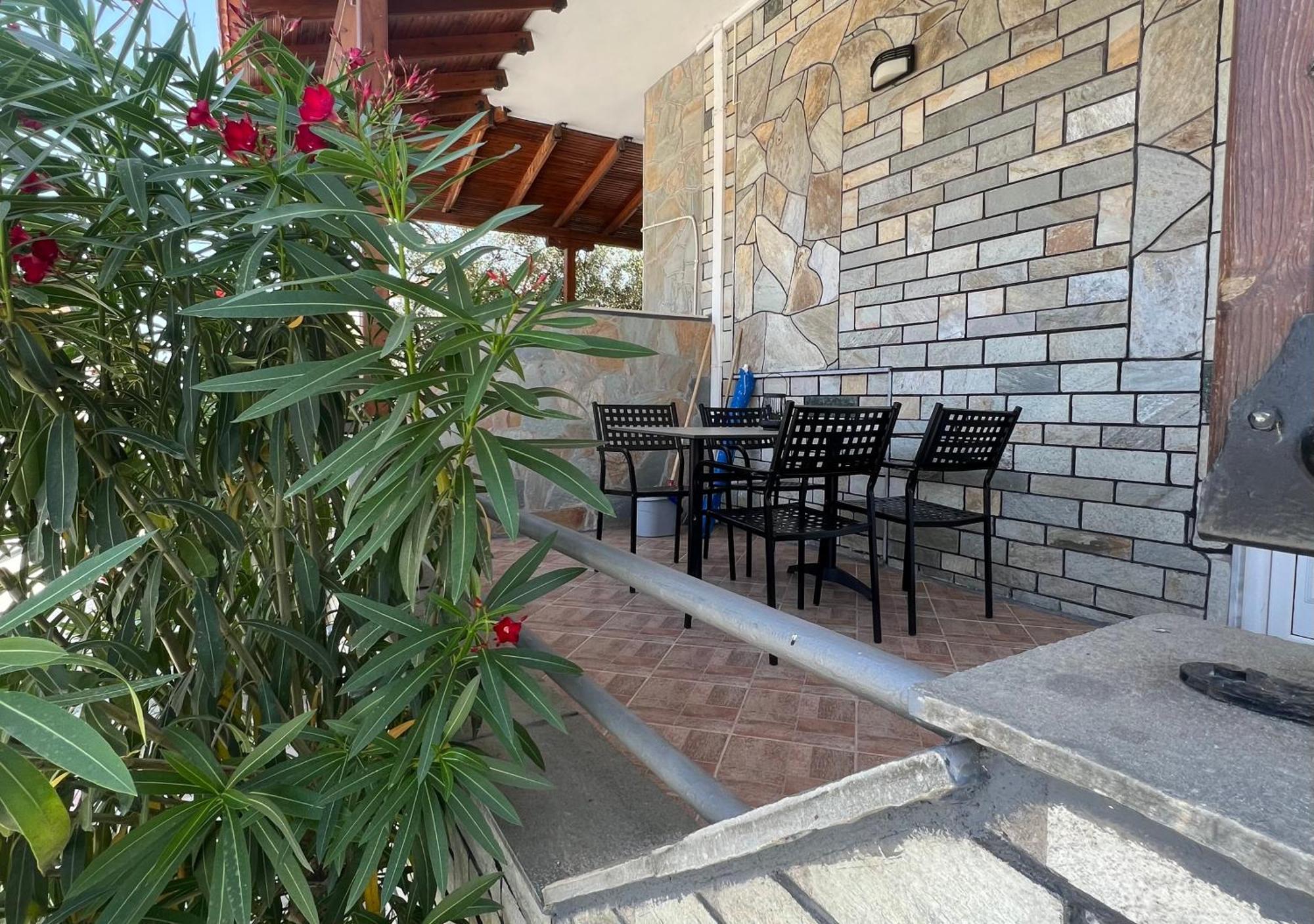 Villa Kostas Accommodations - Nea Vrasna Luaran gambar